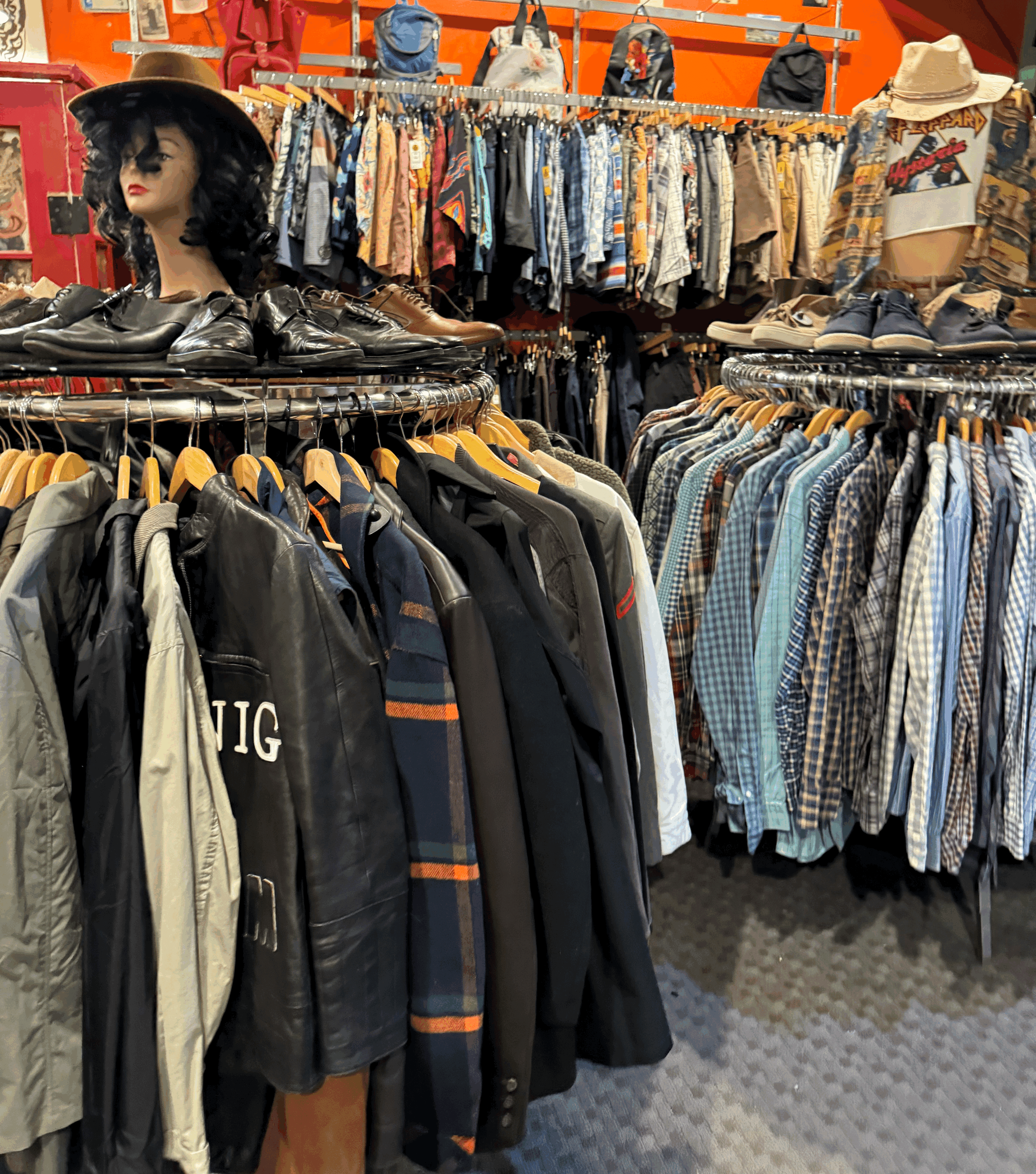 Traffic congestion at the ordering counter.