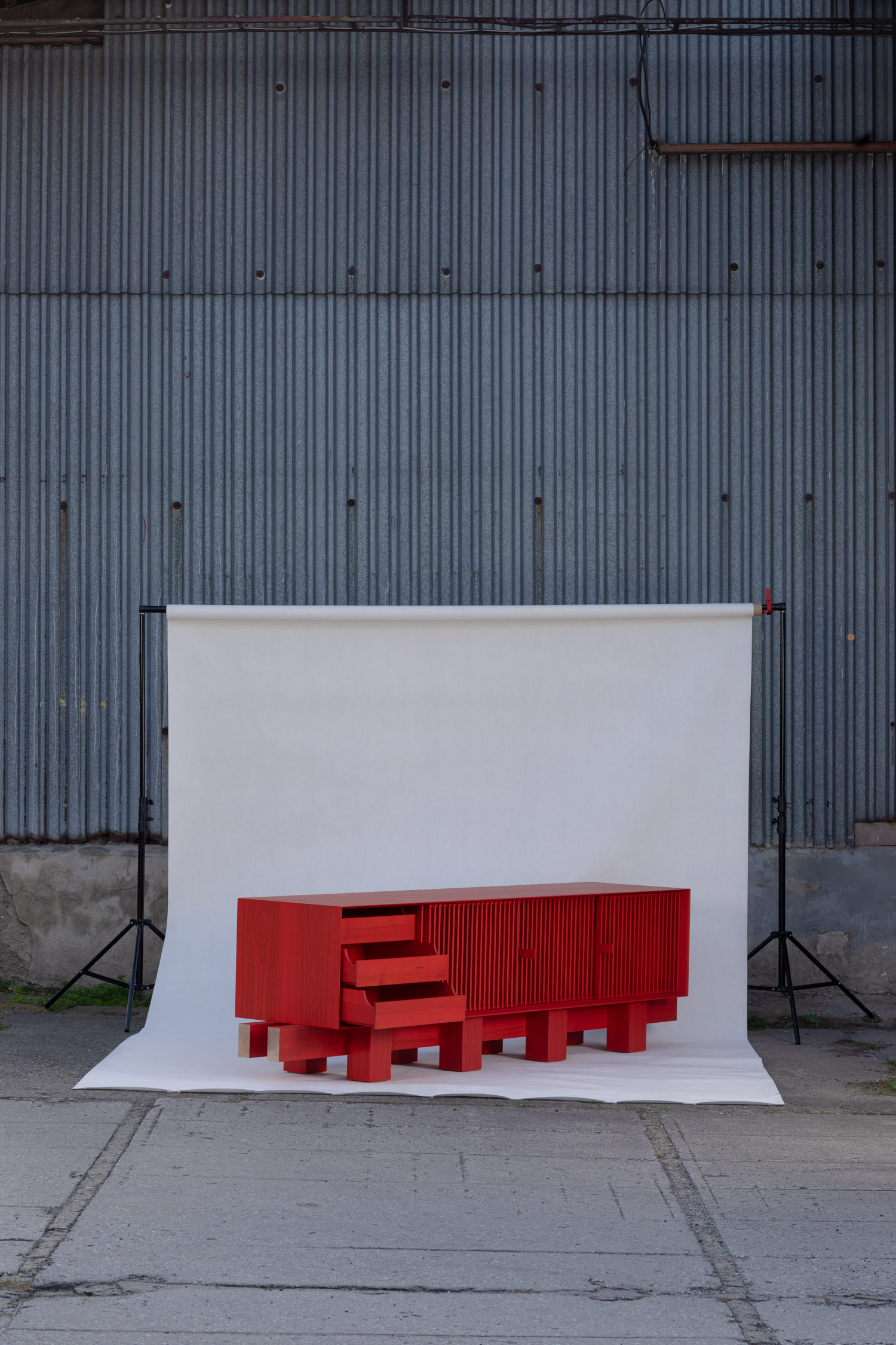 audio-altar-minimalist-design-in-interior-setting