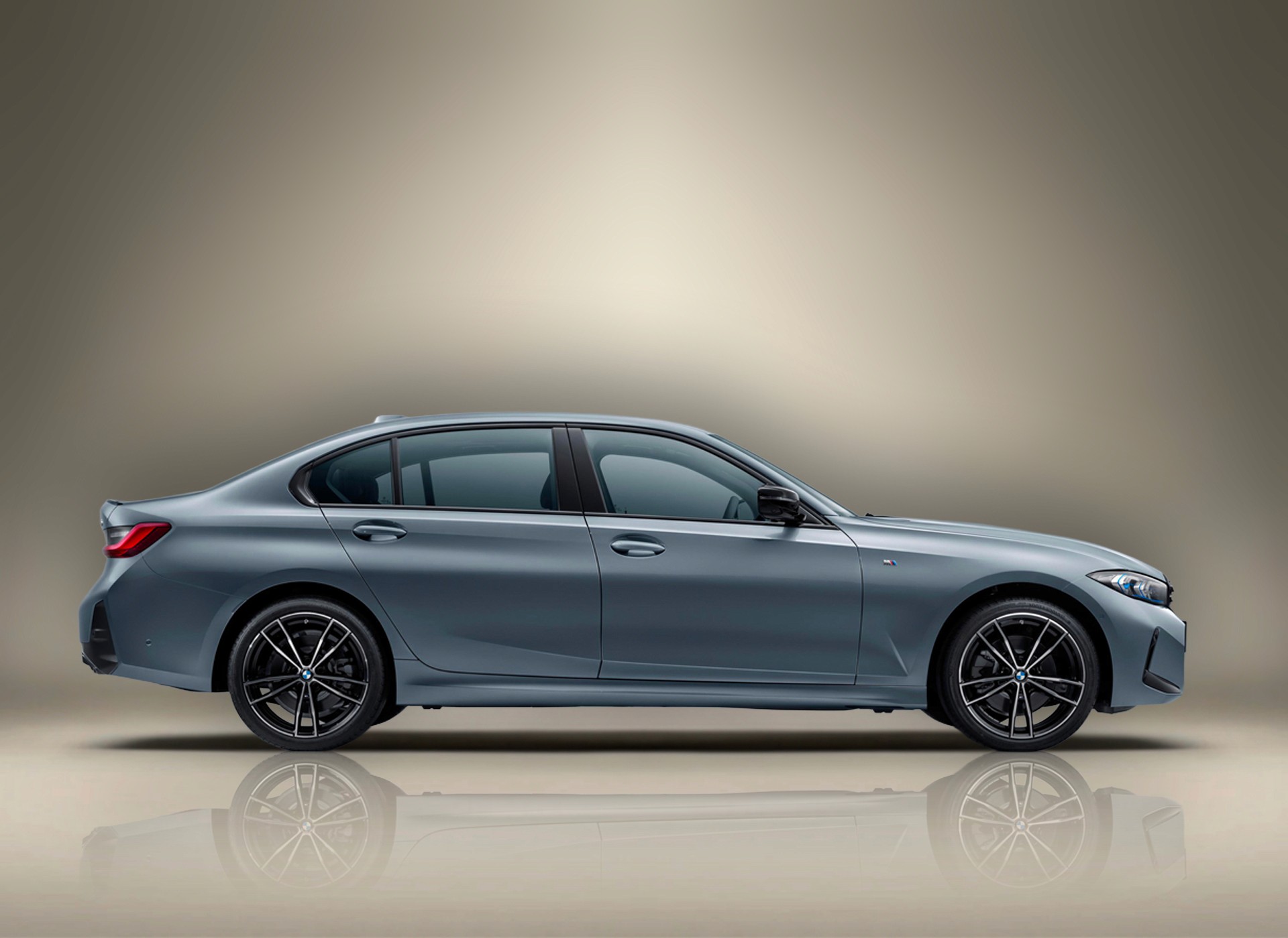 Location BMW 330 Gris à Dubaï – Keyz Rent | Berline