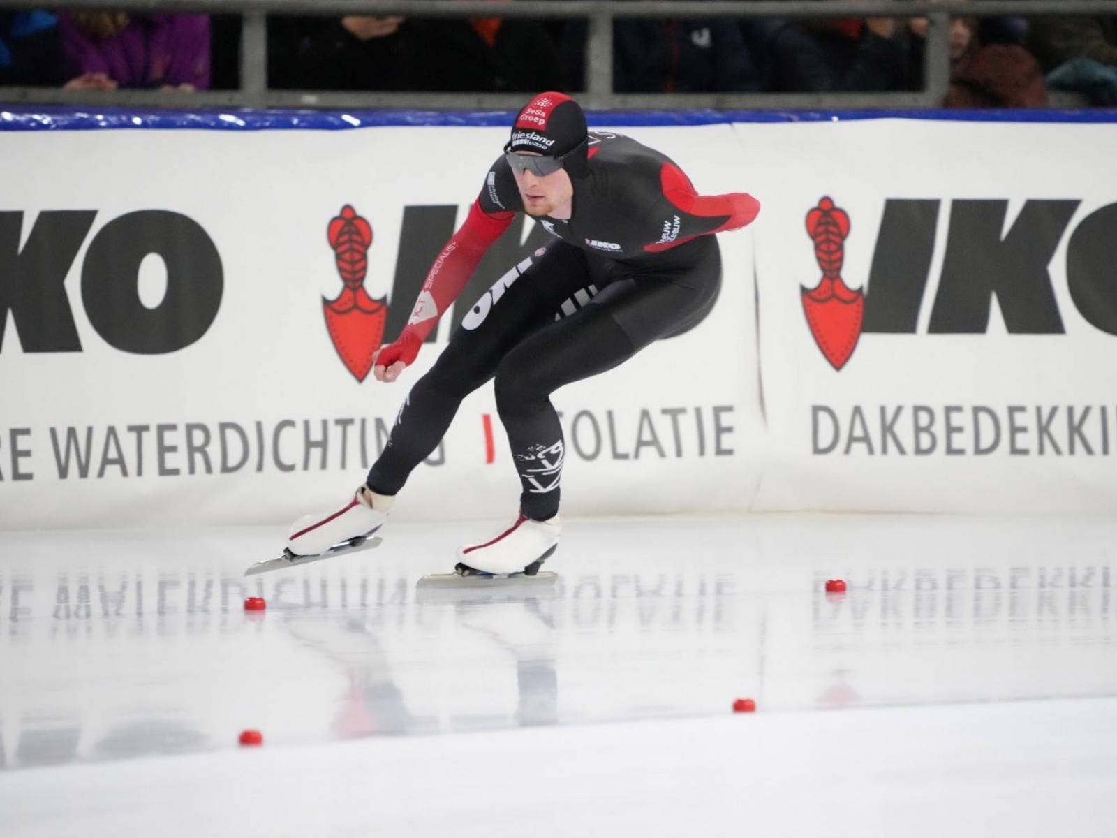 Schaatser van Team IKO in actie