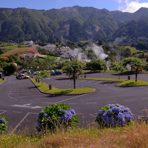مدخل منطقة فيورناس الحرارية الجوفية