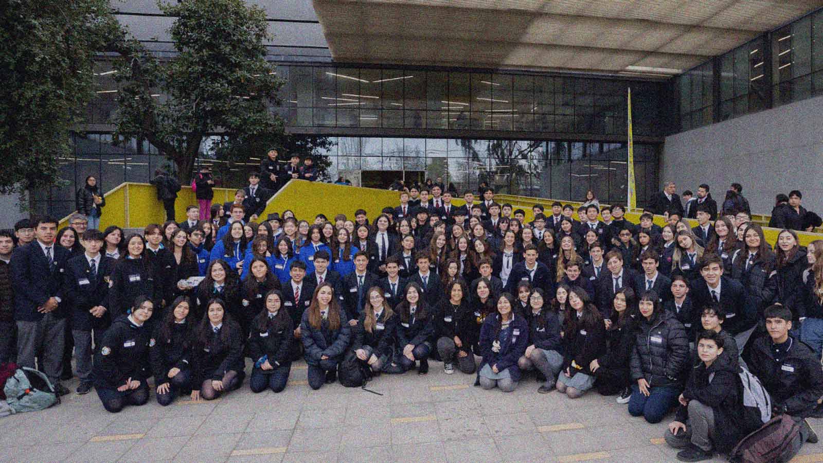 Foto del Encuentro de Líderes Jóvenes de O’Higgins de IdeaPaís 2024 congregó a más de 150 estudiantes de 20 colegios.