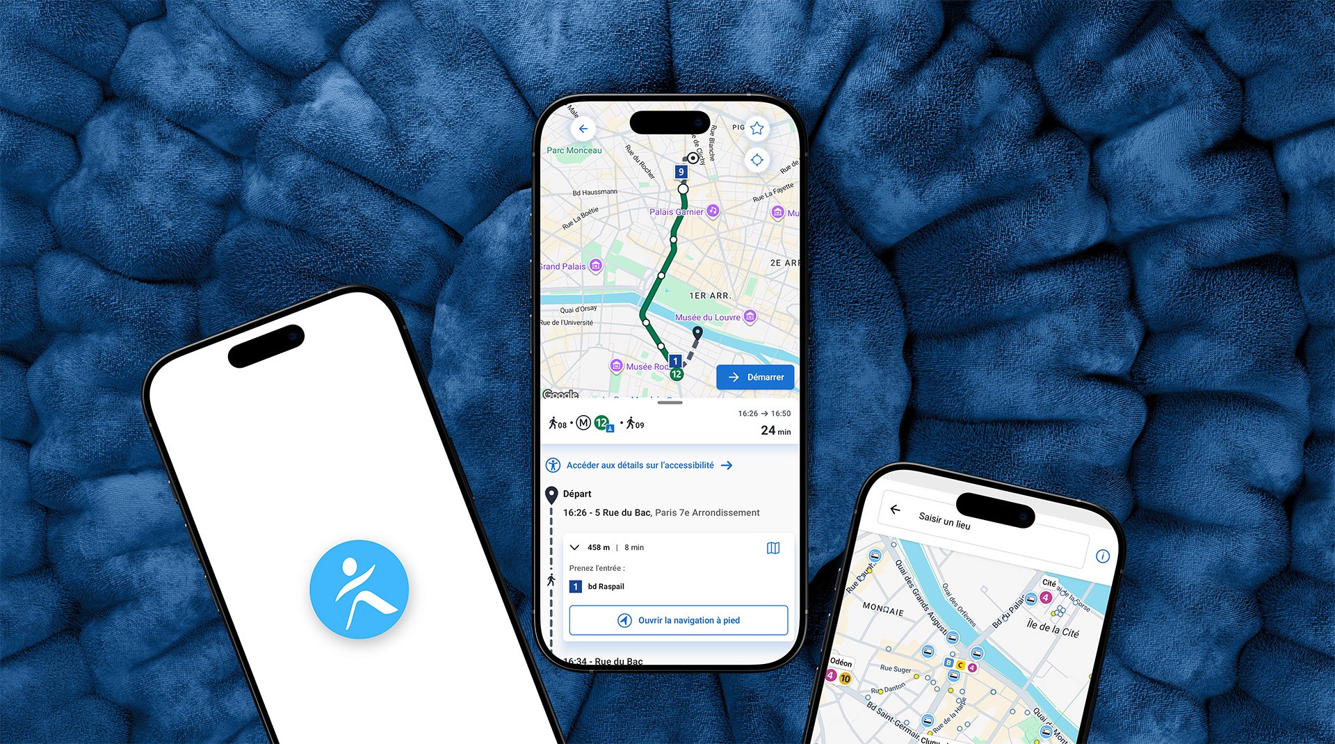 Trois smartphones posées sur une couverture molletonnée. Les smartphones montrent l'application Île-de-France Mobilités.