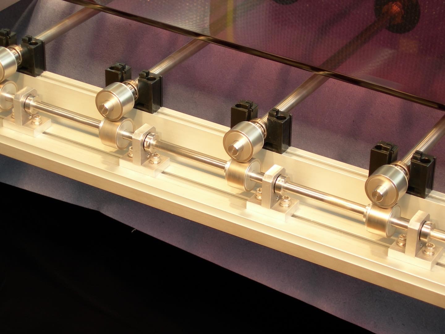 Contactless magnetic conveyor system using magnetic transmission technology