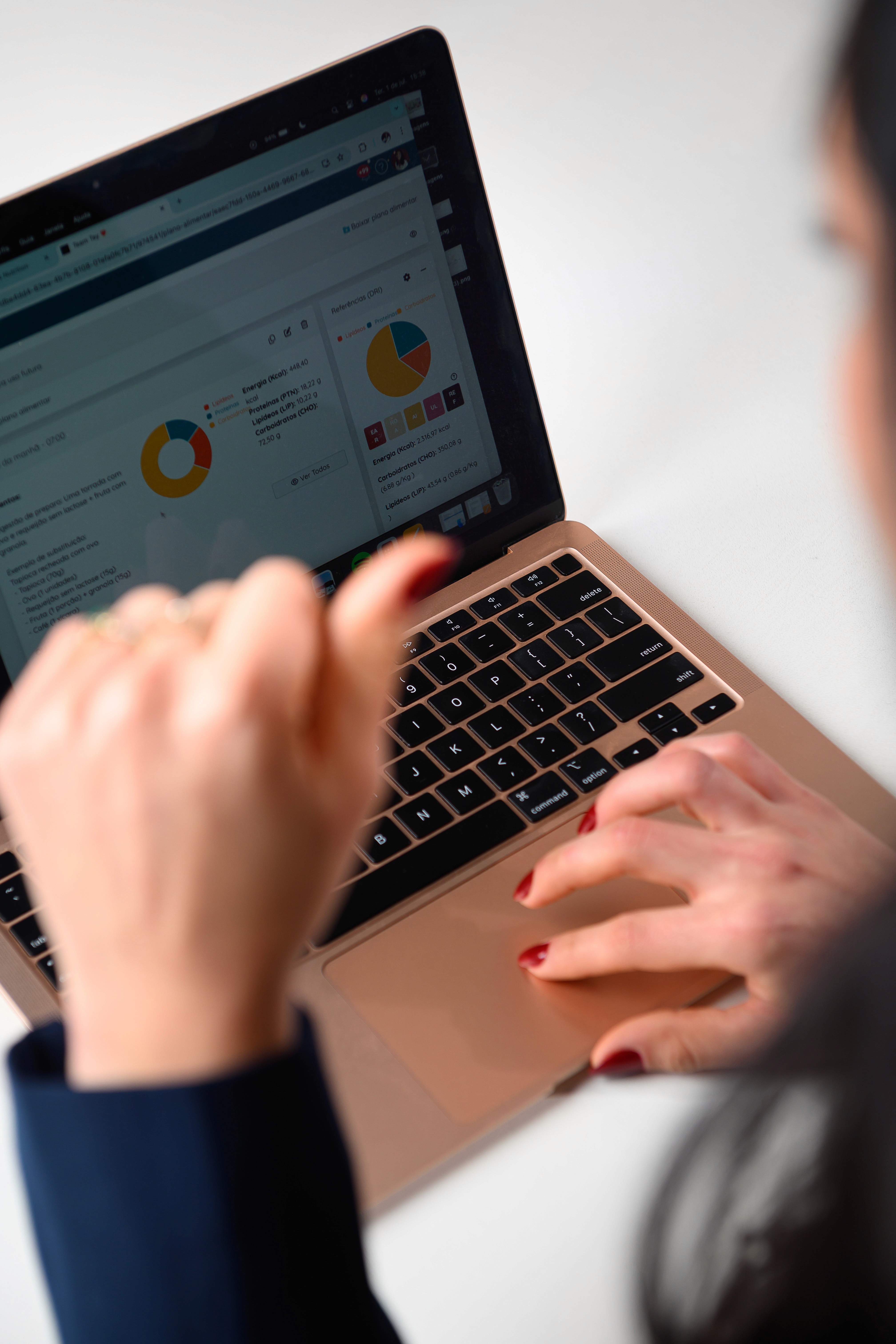 Rachel Stone, personal trainer and fitness coach, smiling in natural light