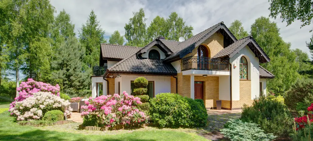 LGS vs. Traditional Wood Framing