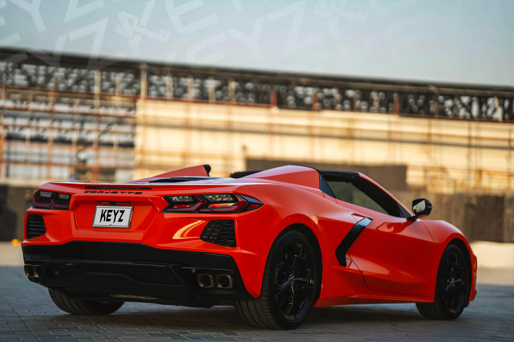 Vue extérieure arrière Chevrolet Corvette C8 Orange – Location Supercar à Dubaï | Keyz Rent