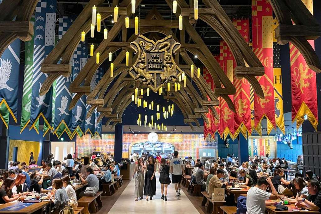 food hall, warner bros studio tour