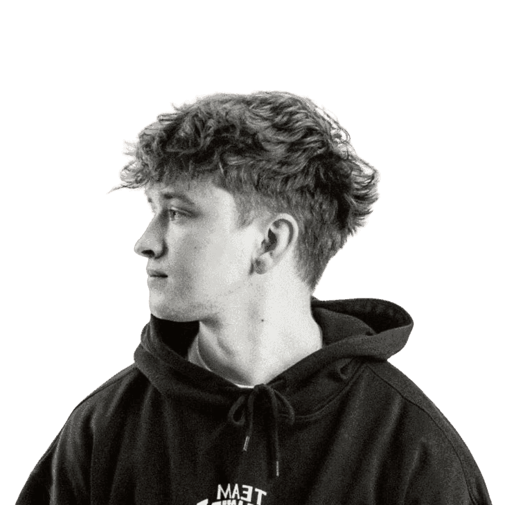 Potrait photo of Bartek Mazur looking to the side.