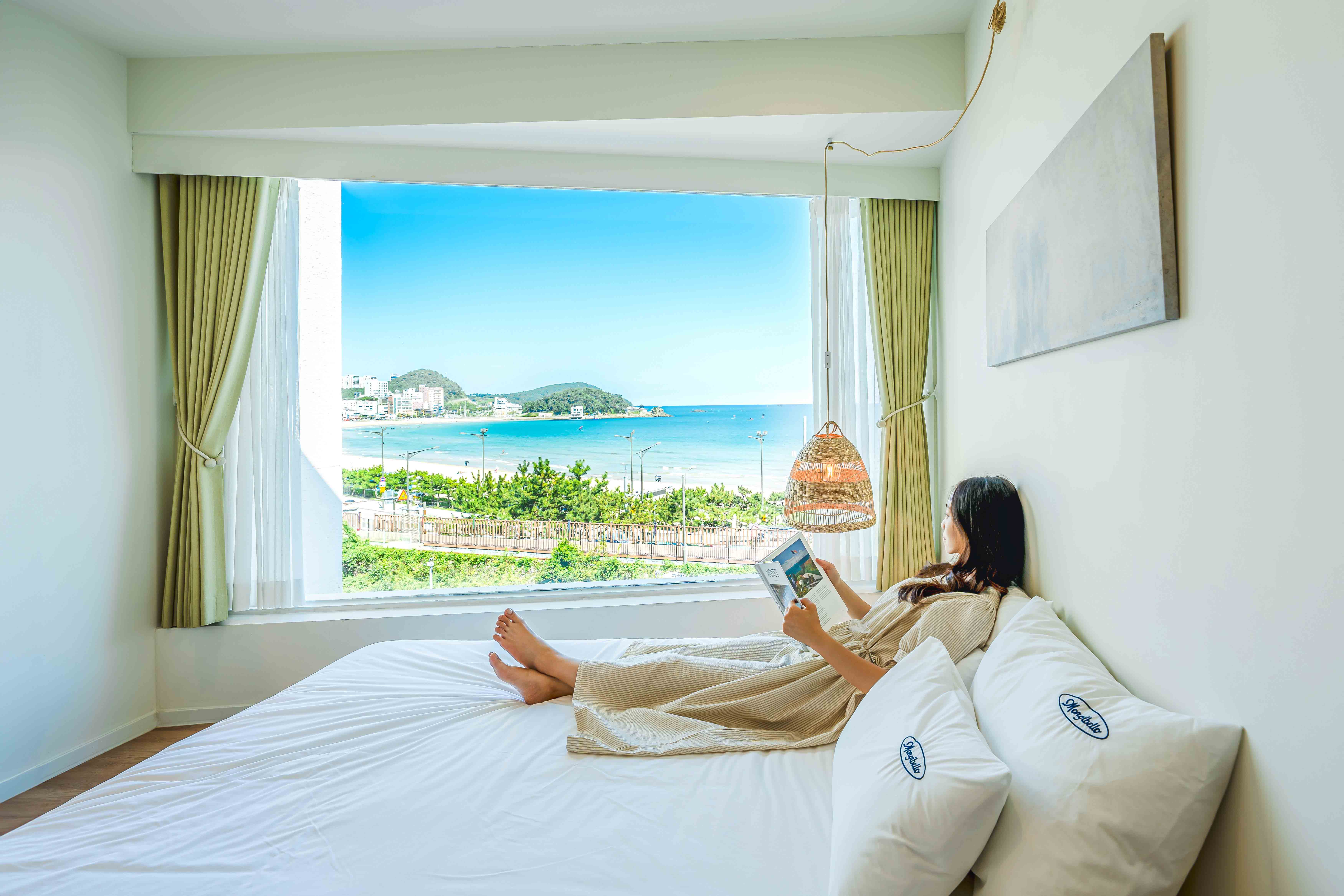 Man wearing VR glasses