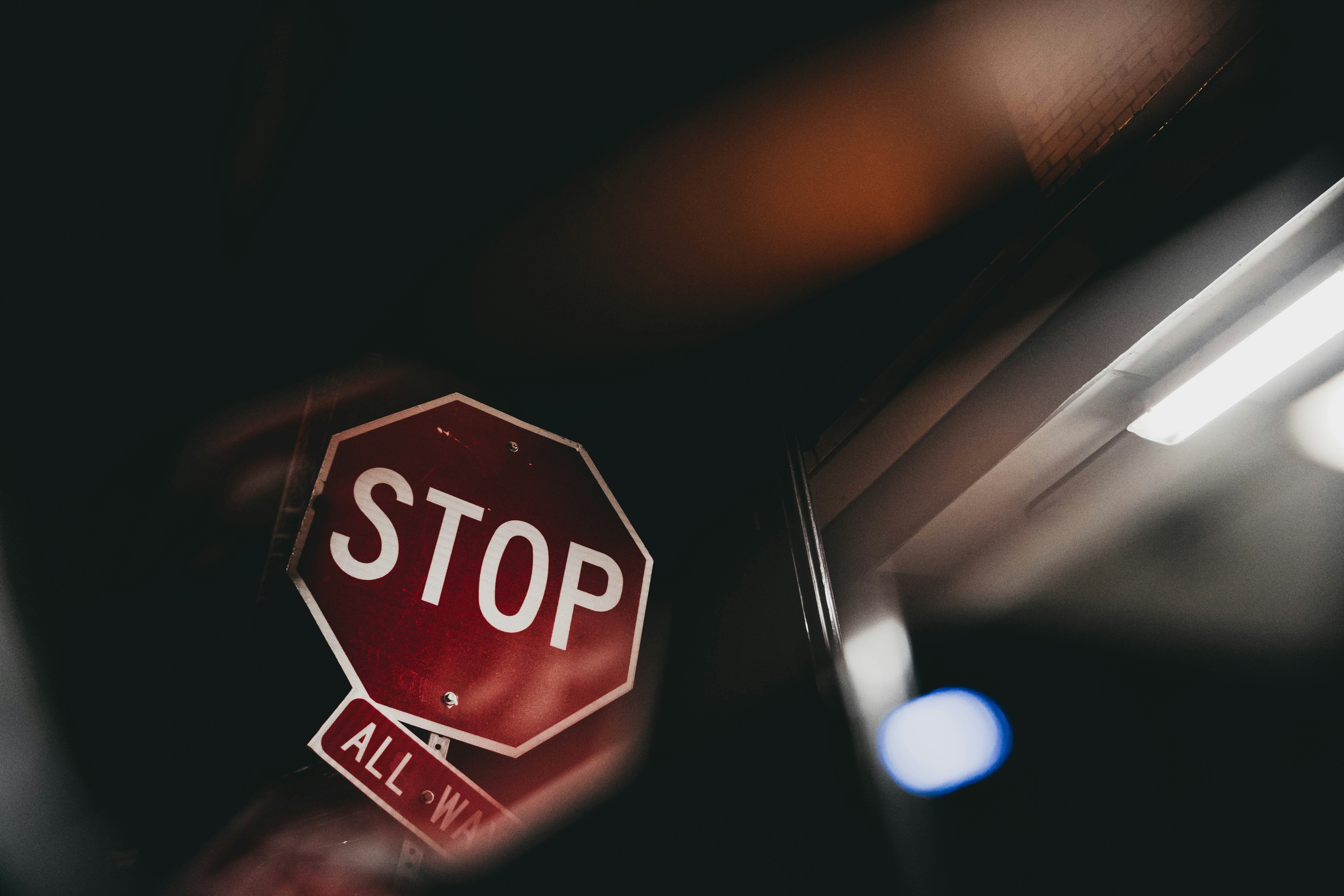 rot-weißes Stoppschild