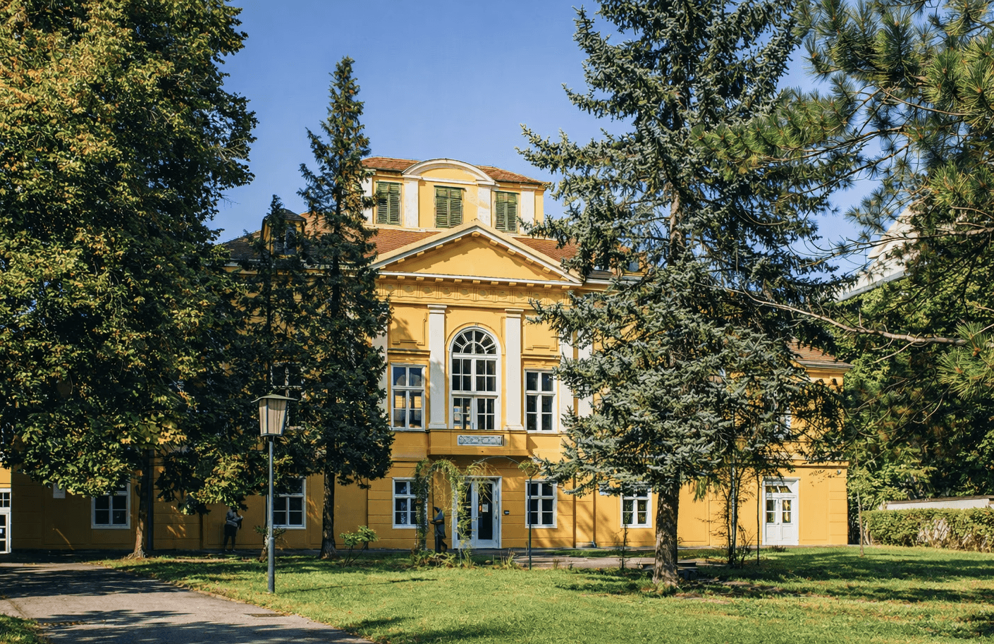 LBS Campus in summer