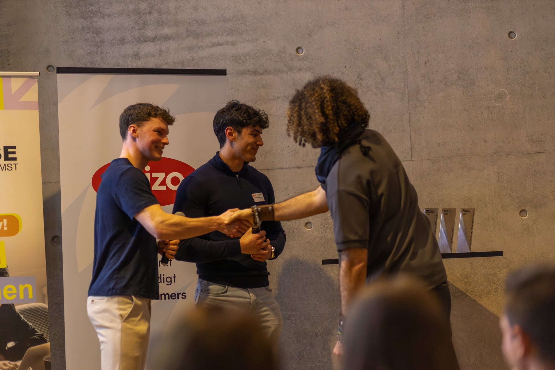 Marco en Warre die vergaderen