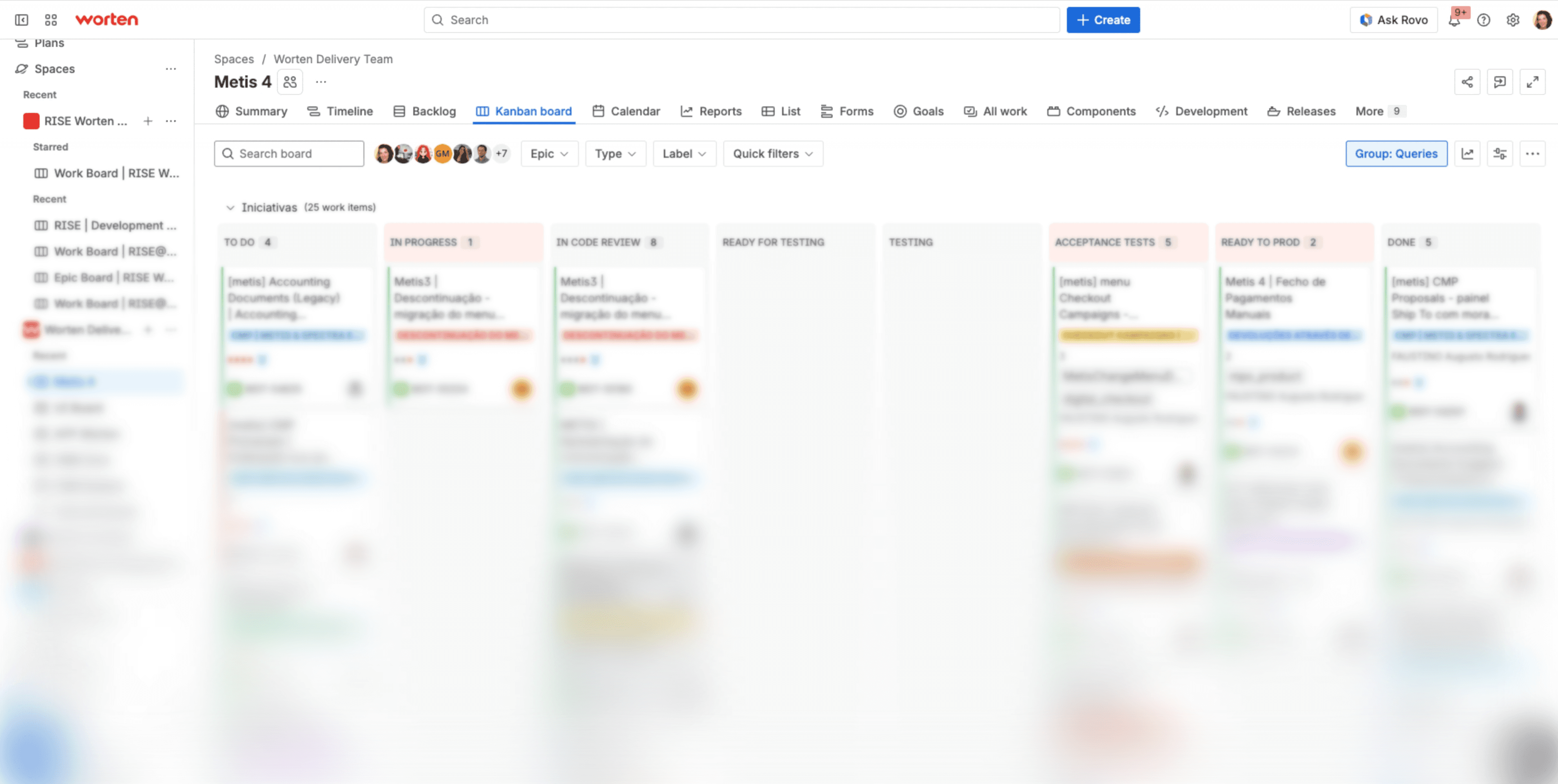Jira Kanban board for the Worten Delivery Team showing 25 active work items across 8 columns: To Do (4), In Progress (1), In Code Review (8), Ready for Testing, Testing, Acceptance Tests (5), Ready to Prod (2), and Done (5). Visible tickets include Documents Legacy Accounting, Descontinuação migração do menu, Checkout, Campanhas, Manuais, Pagamentos, and Proposals. The board is actively used by a team of 7+ members visible in the header, grouped by Queries and filtered by Epic, Type, and Label.