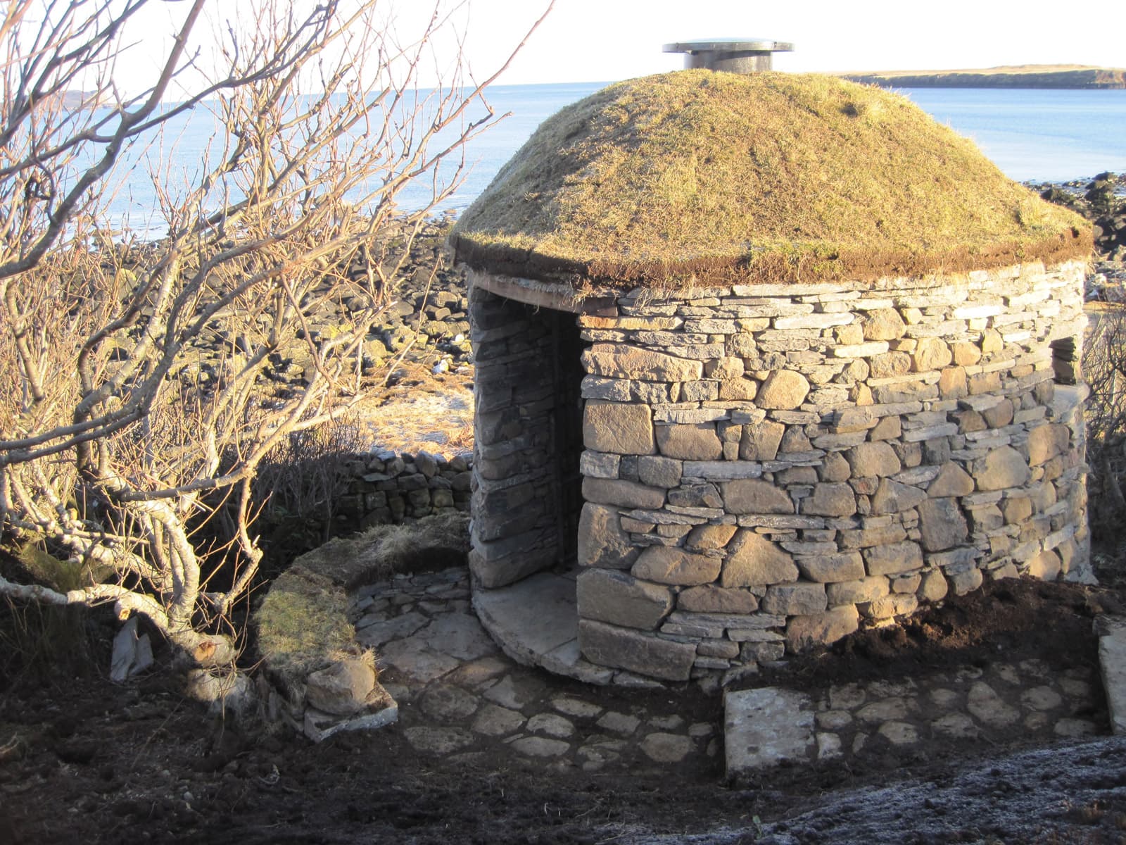 Trockenmauerkunstwerk Rundhütte von Andrew Loudon