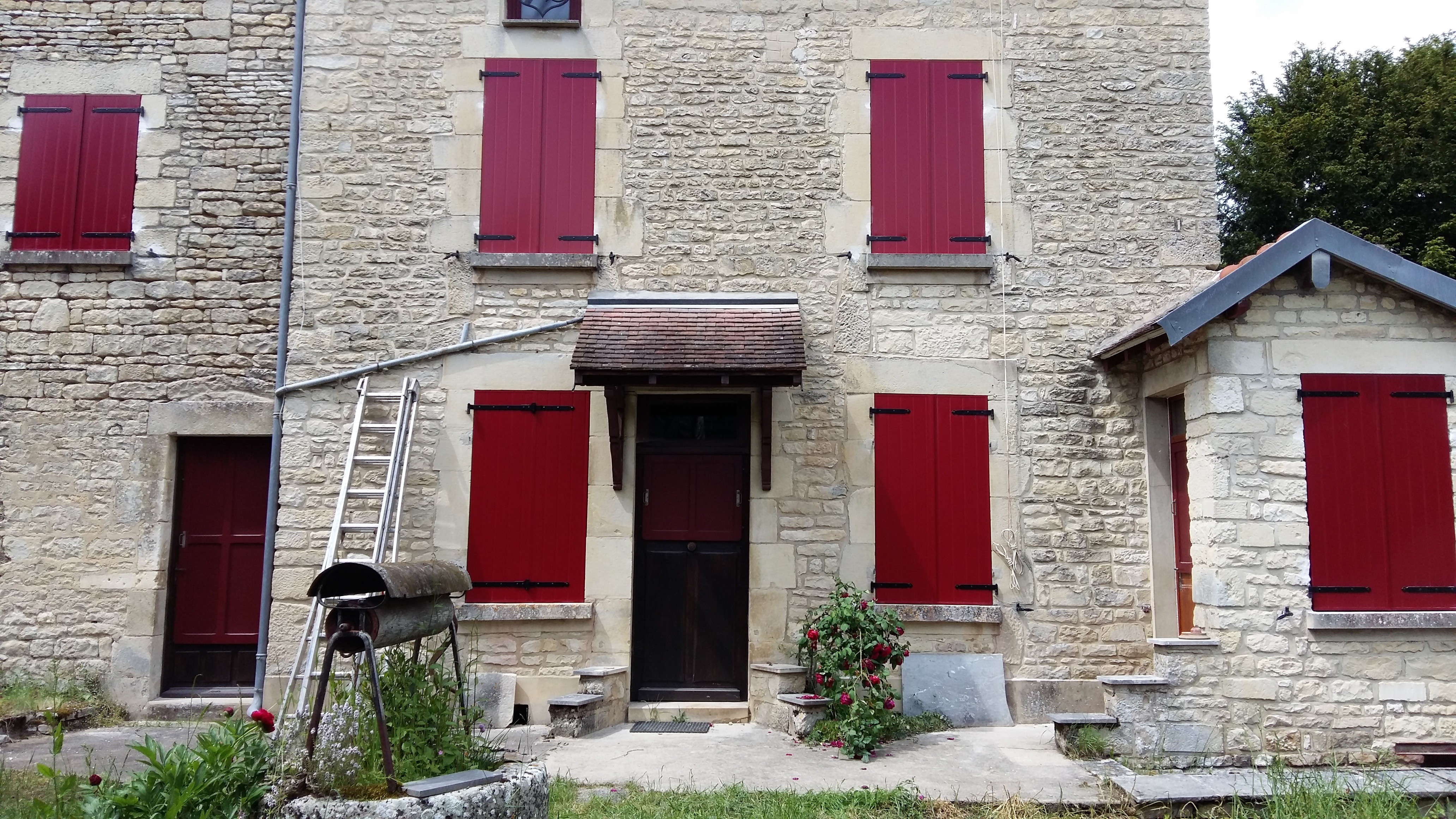 Installation de menuiseries modernes en PVC et Aluminium par Romain Petit Simon