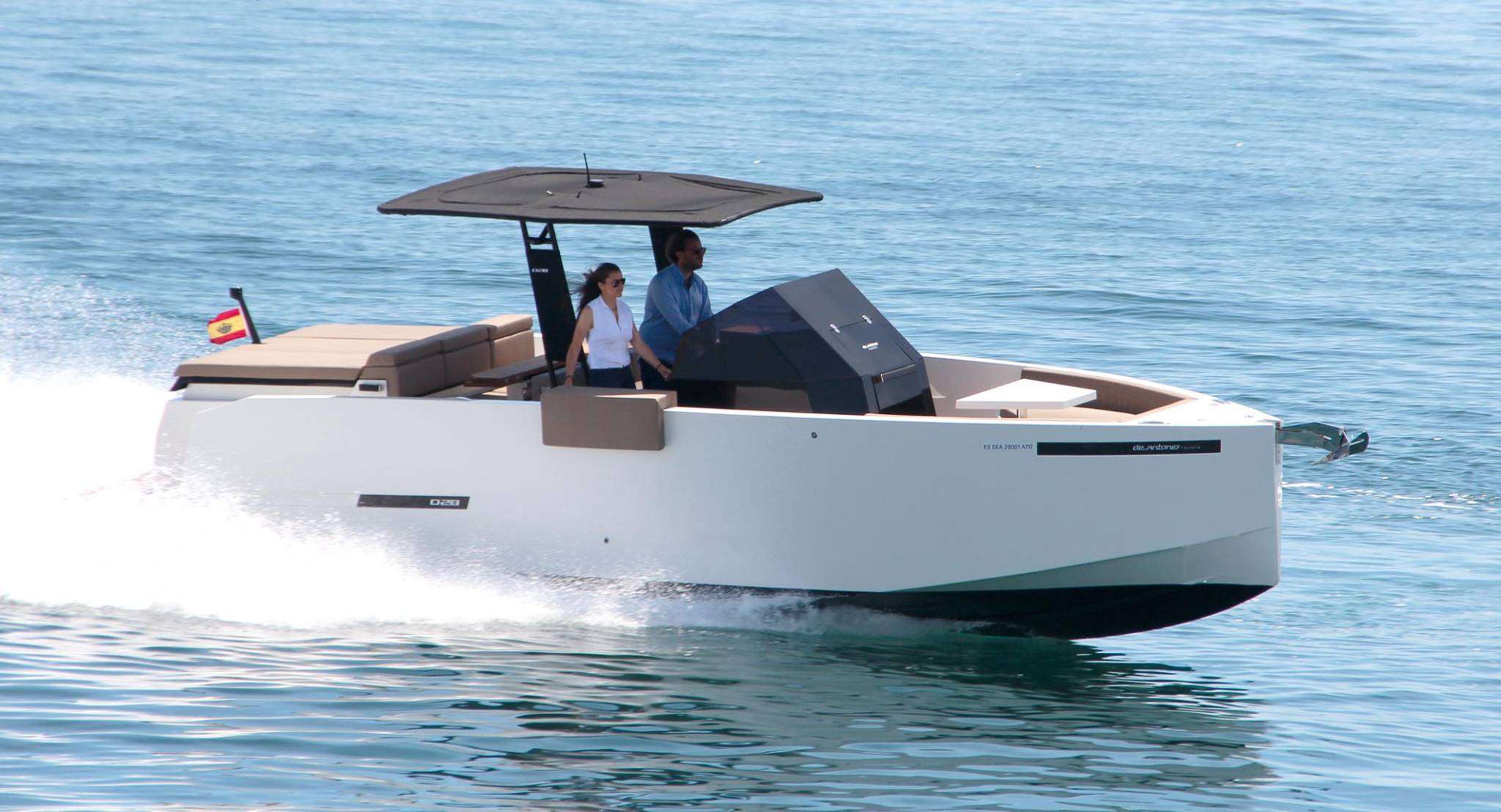 The De Antonio D28 Cruiser in Motion