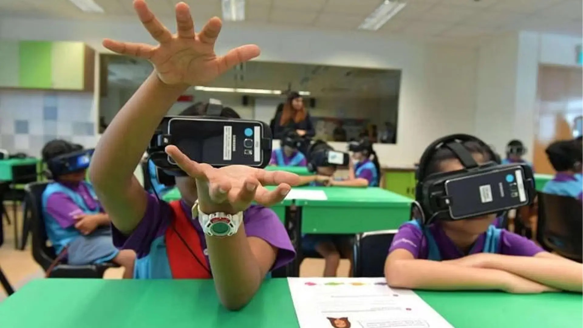 student learning with vr technology