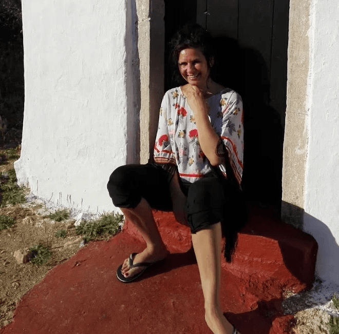 Woman aesthic photo with sunshine