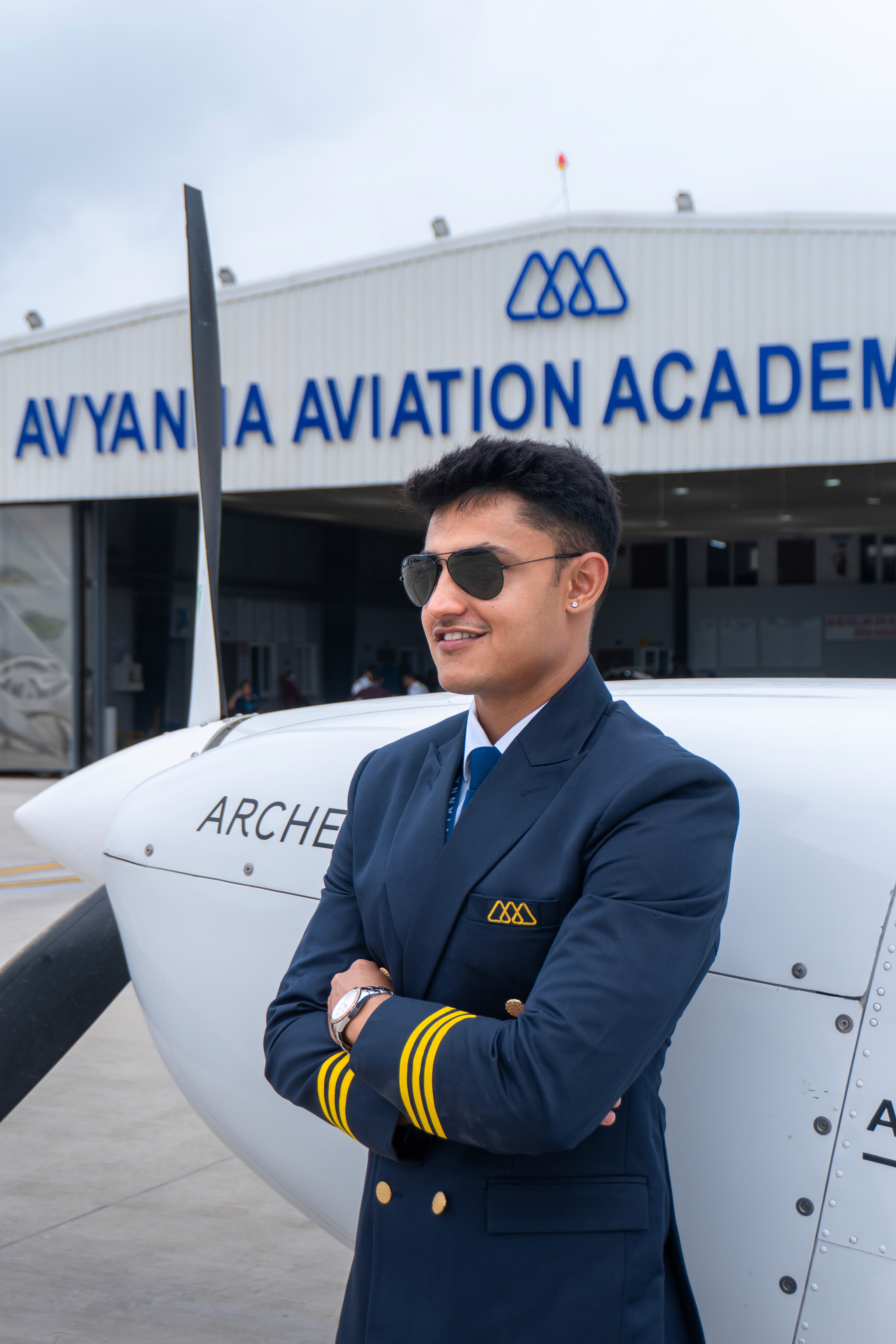 man wearing brown knit crew-neck sweater
