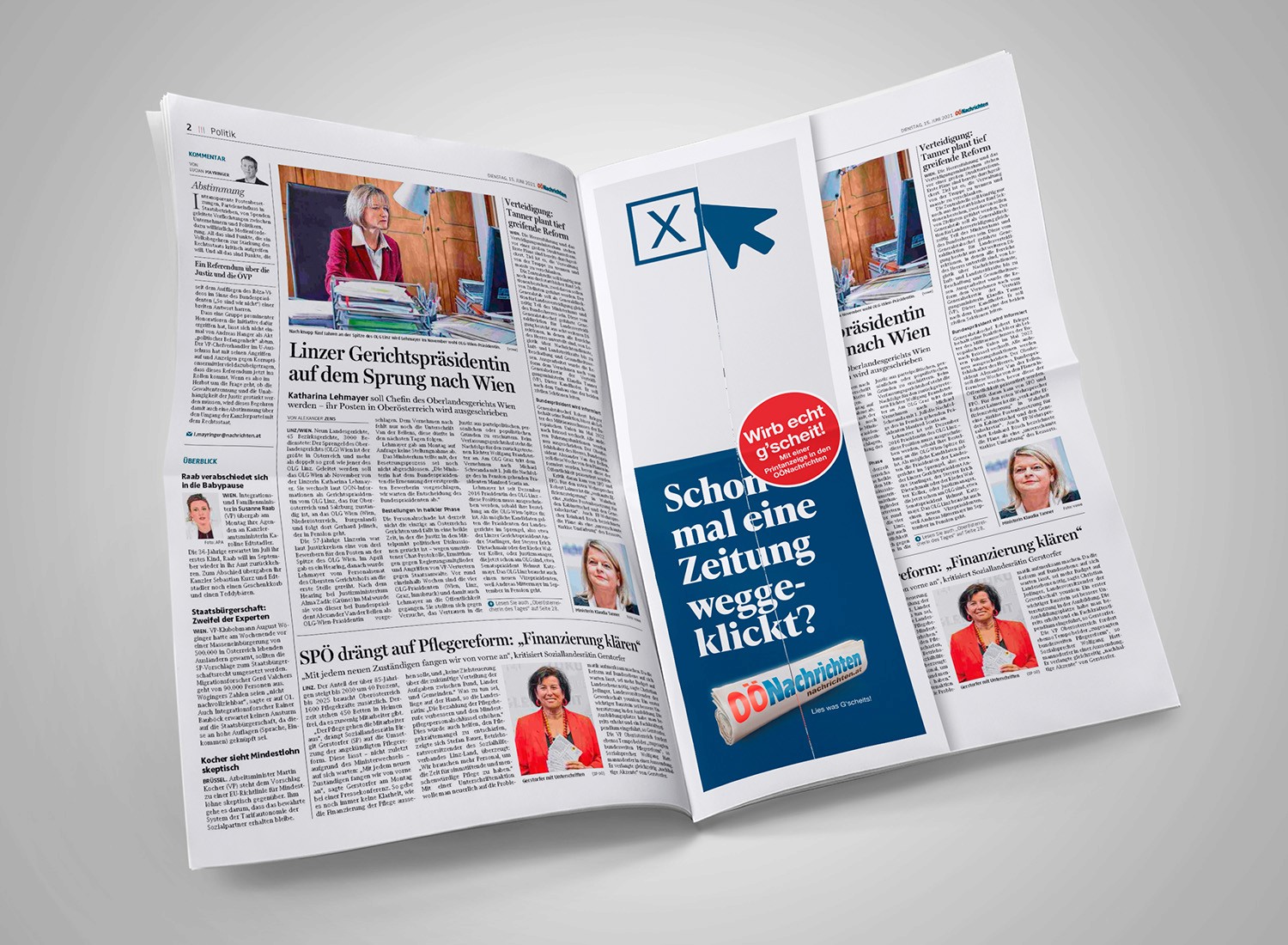 Eine aufgeklappte Zeitung zeigt eine Anzeige der OÖNachrichten mit dem Text „Schon mal eine Zeitung weggeklickt?“ und dem Slogan „Wirb echt g’scheit!“.