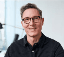 Profilbild von Olaf vor unscharfem Hintergrund