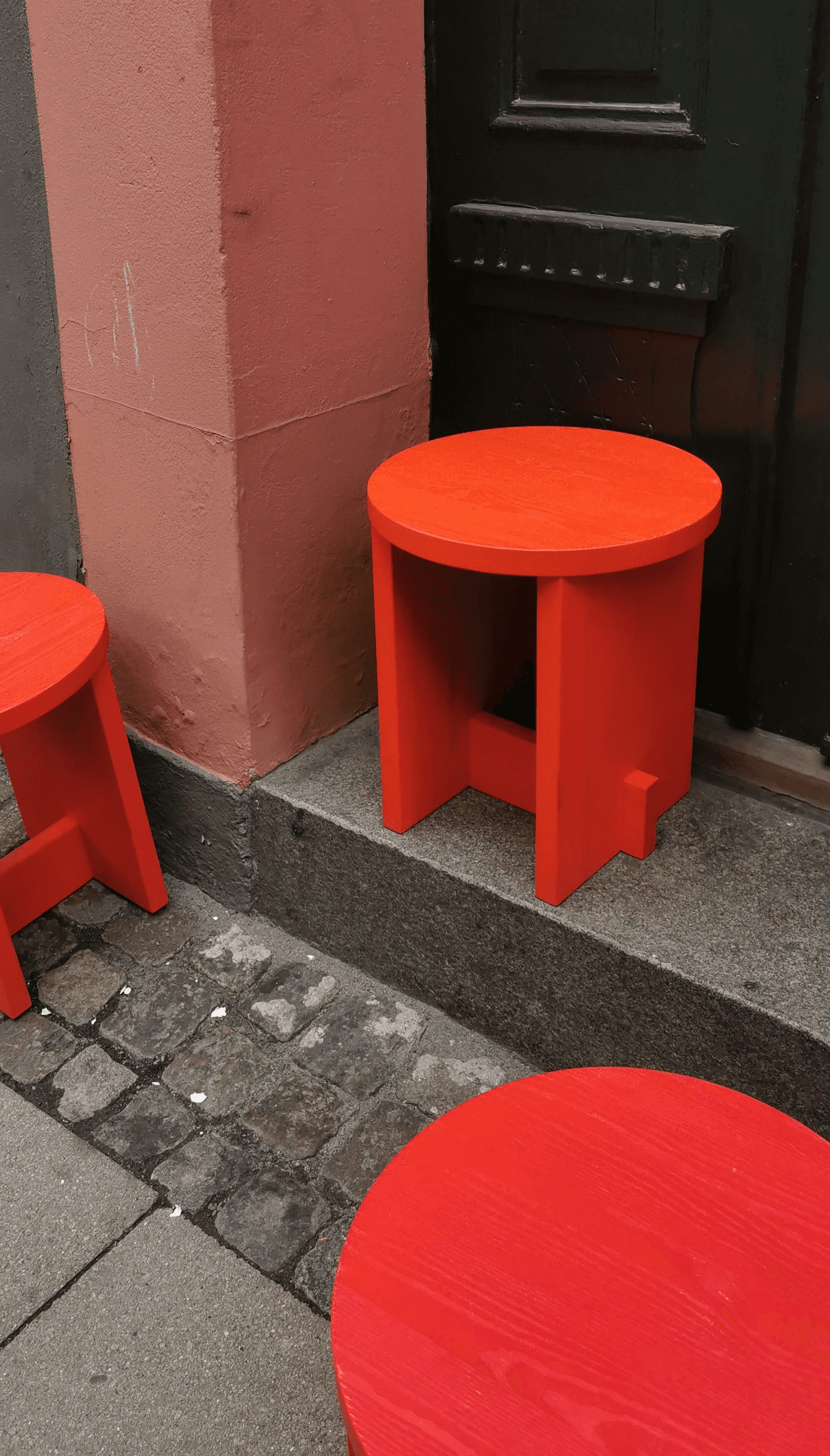 people in a large building with Tate Modern in the background