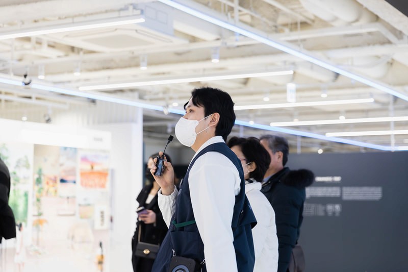 한국관광공사 서울센터 HiKR Ground: 3F HiKR Art Museum <화가의 옷 - 축제>展 아티스트 토크