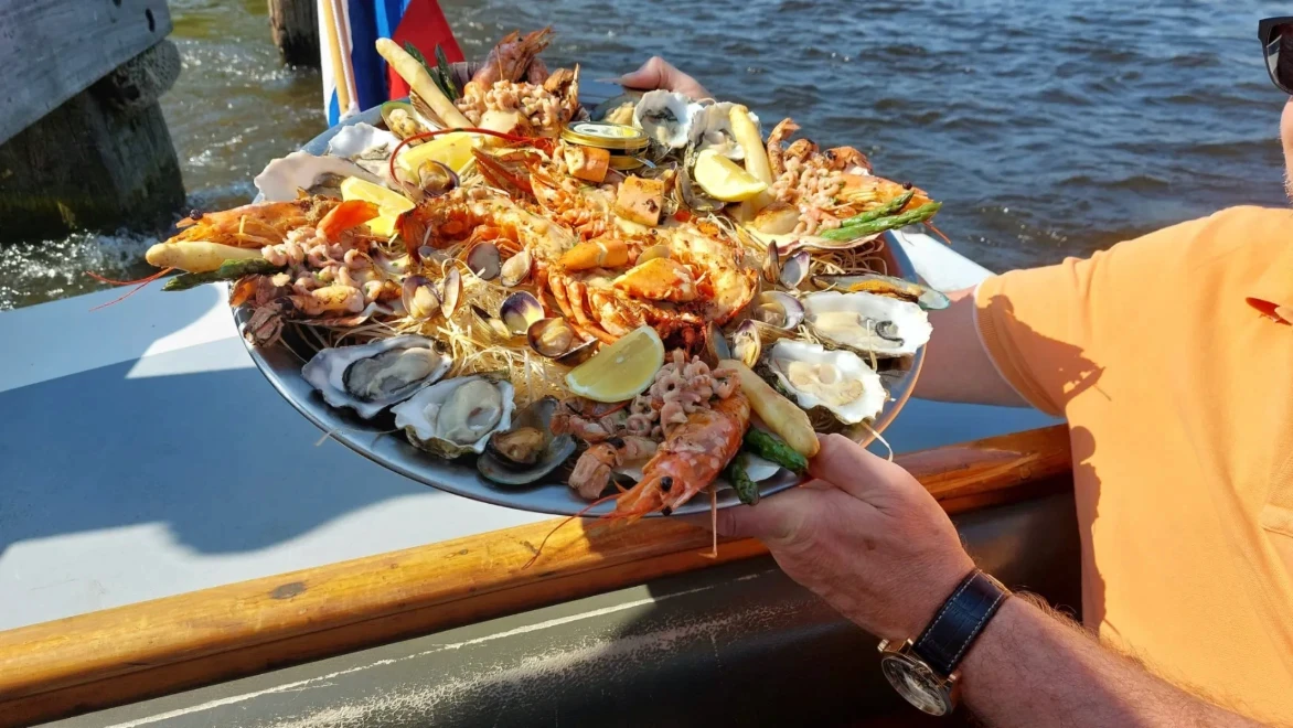 Classic Boat Dinners
