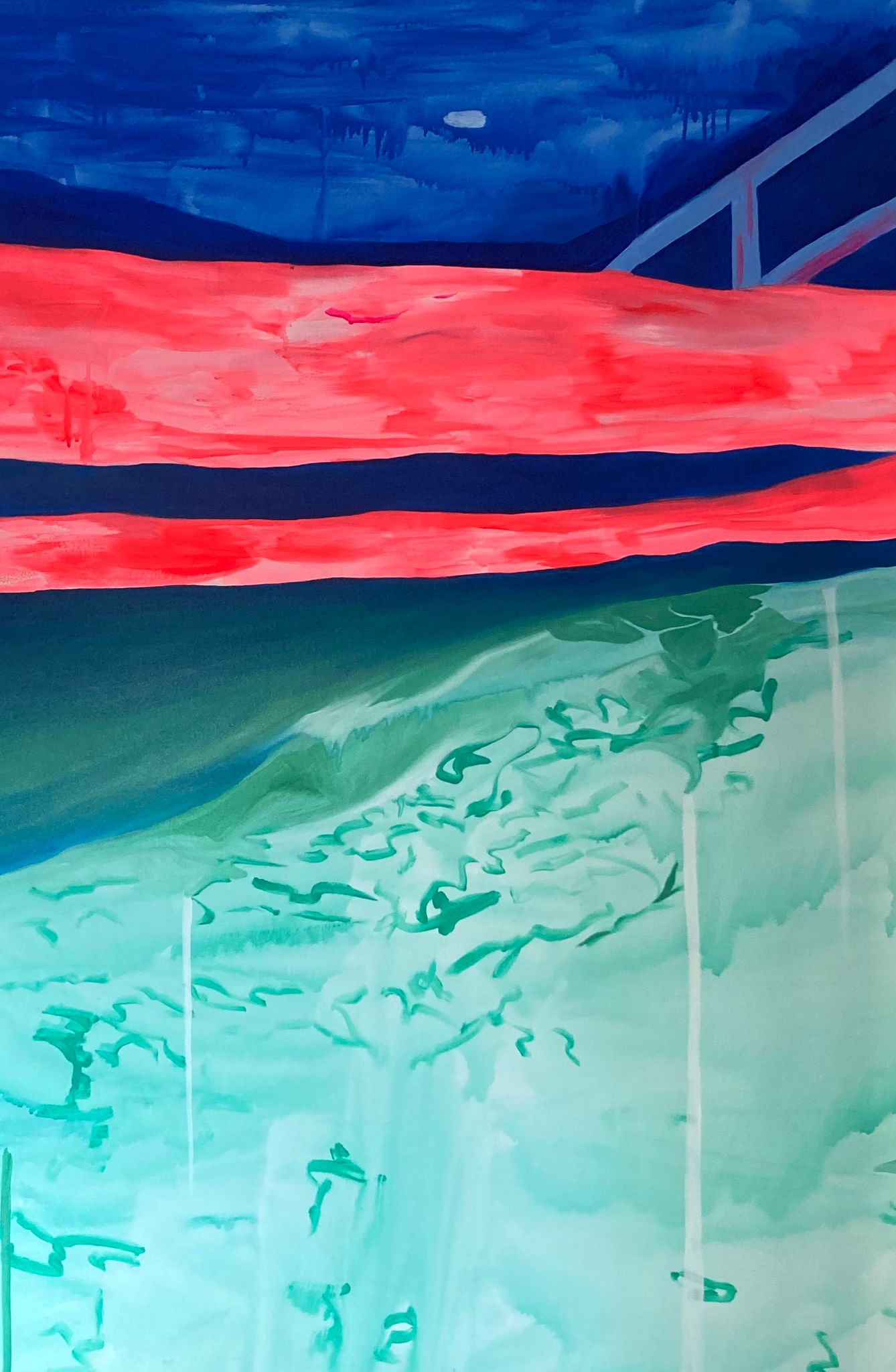 Peinture abstraite aux larges bandes rose fluorescent et bleu nuit, traversées par une structure évoquant un garde-corps, au-dessus de masses turquoise et vert d’eau parcourues de coulures.