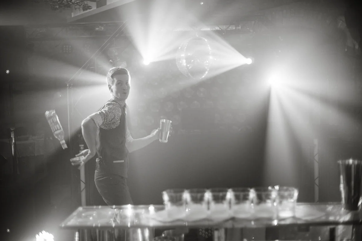 Pokaz barmański jako atrakcja na wieczór panieński i weselny.