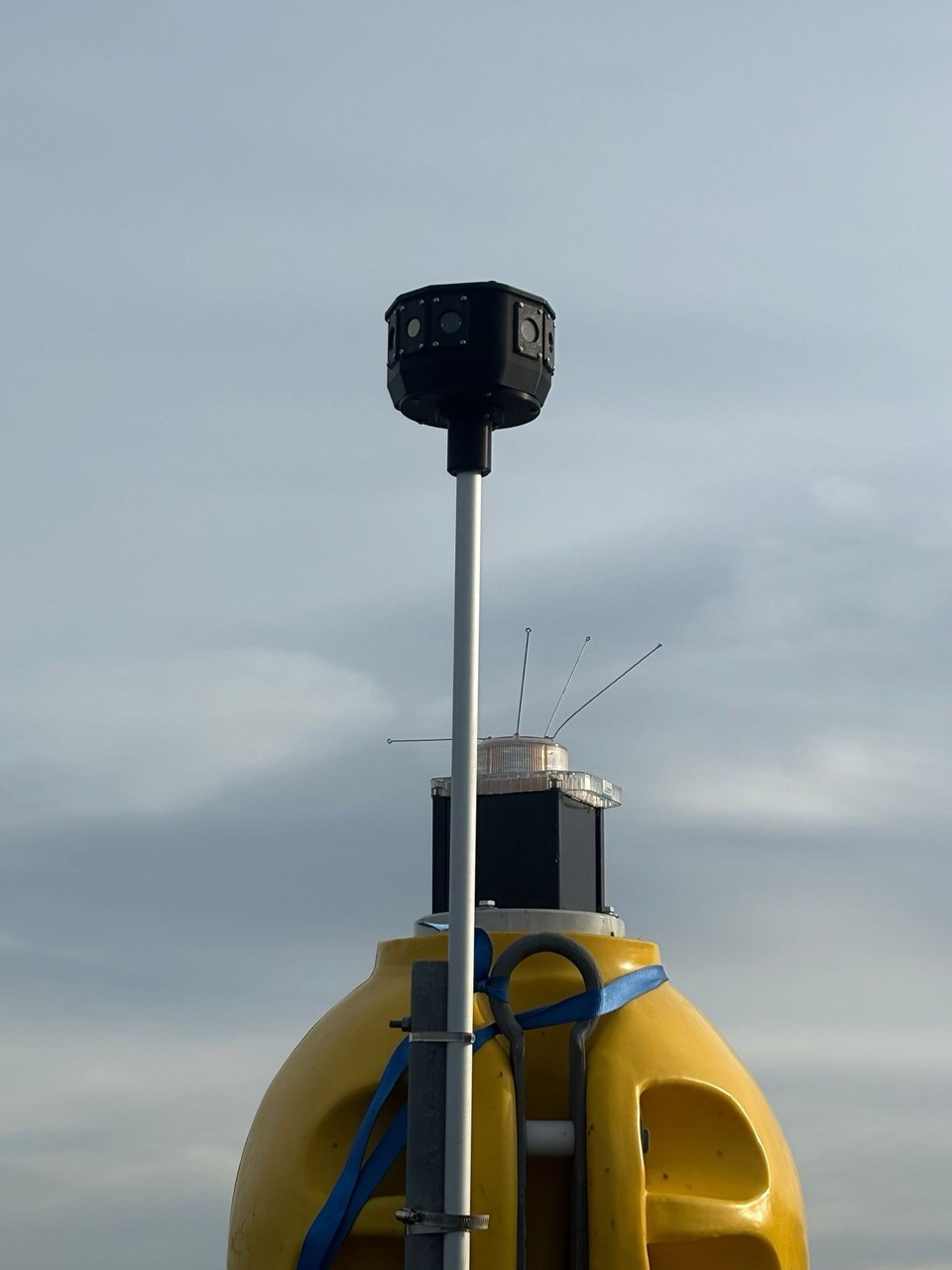 zrzut ekranu z wykrytego zanieczyszczenia przez kamere AI