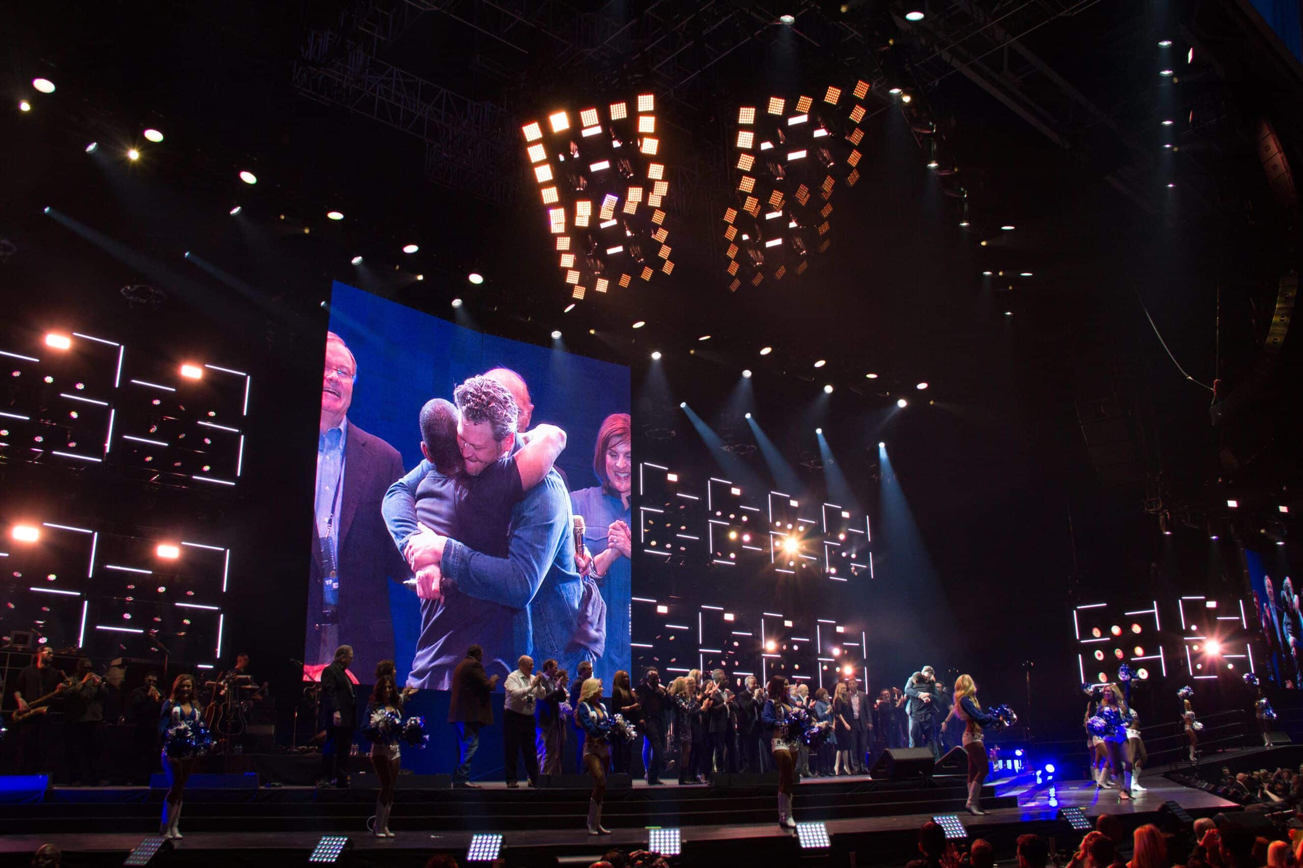 United Way of Metropolitan Dallas end of show with Blake Shelton and USHER