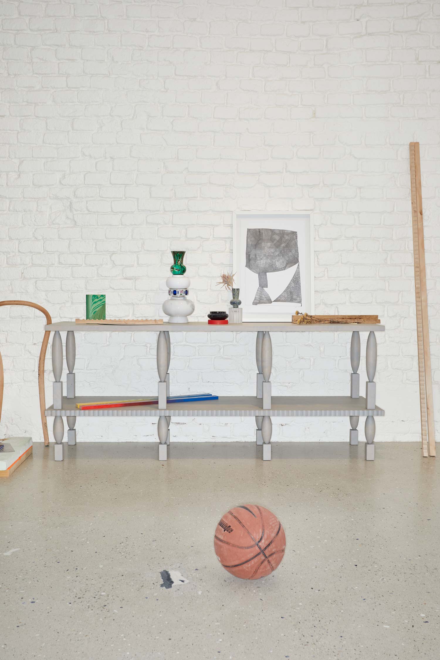 sui2-commode-in-showroom-jiri-krejcirik