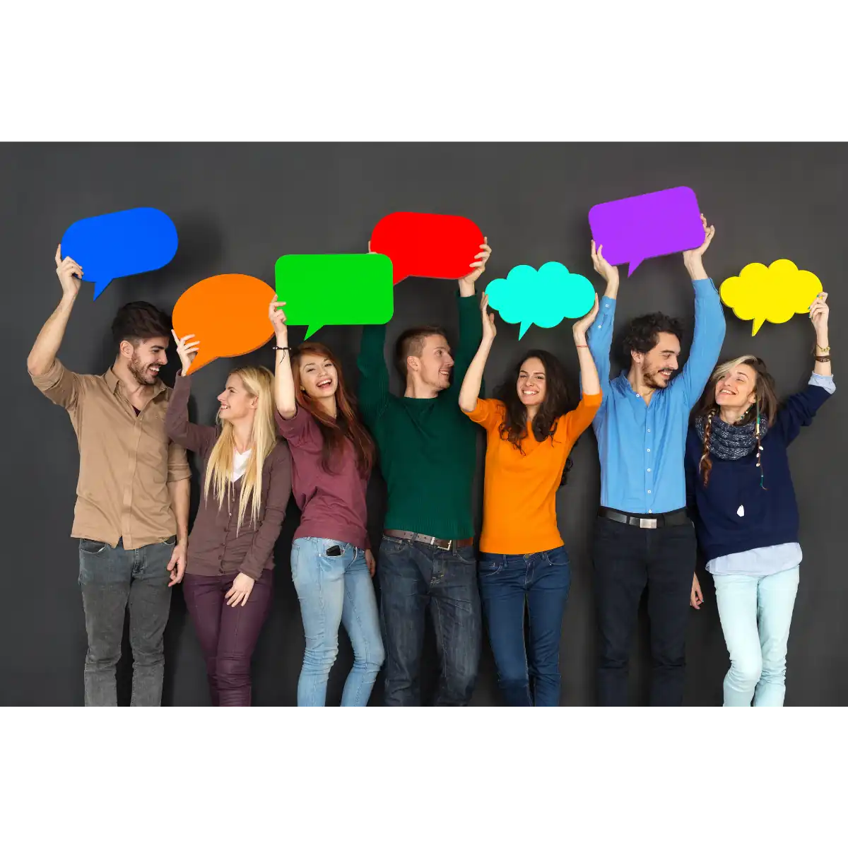 un groupe de personne souriante