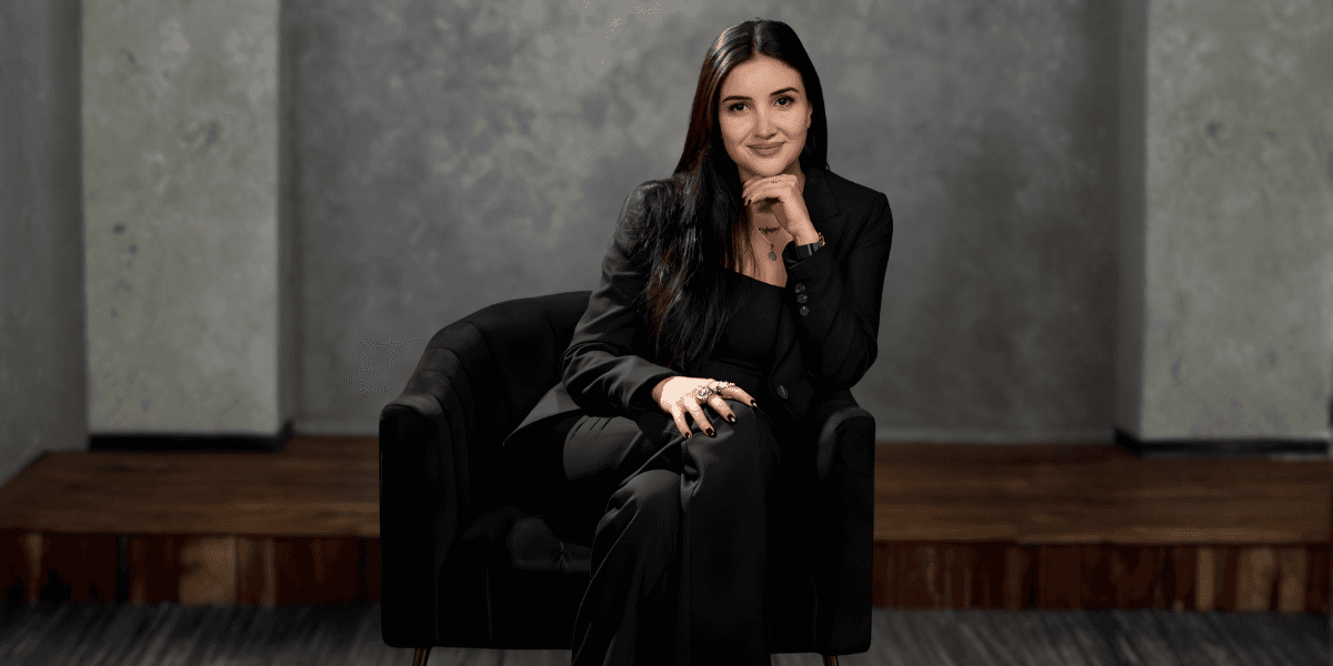 Edita Evoyan, a mentor guiding professionals toward entrepreneurship in financial services, emphasizing stability and growth.