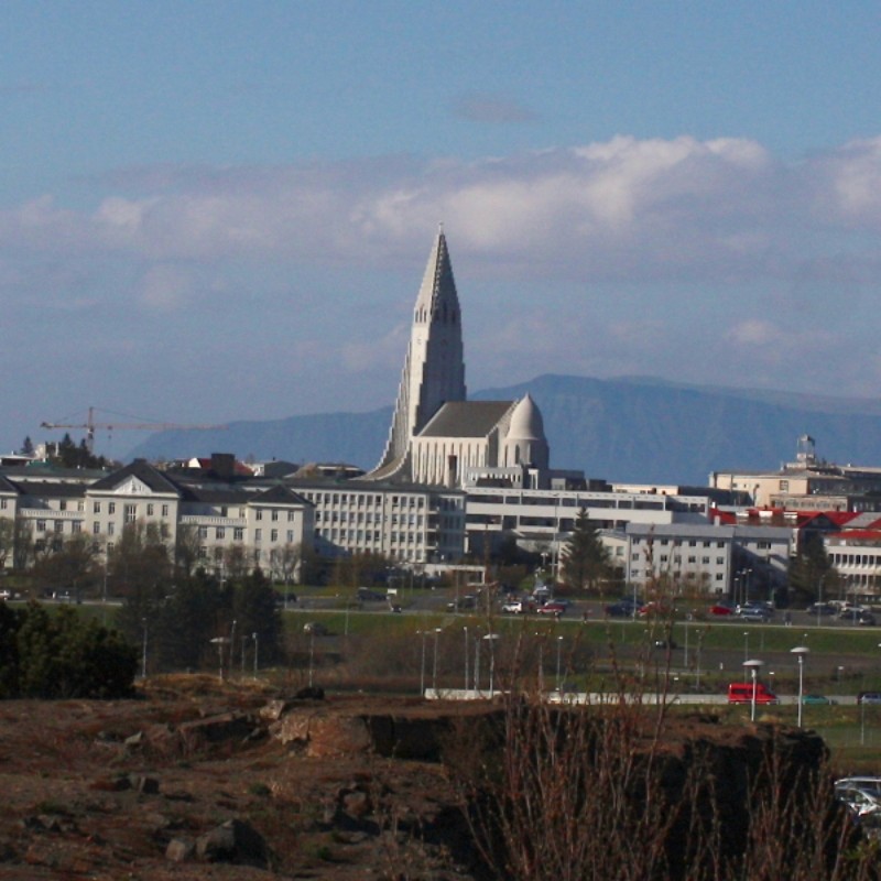 Wide shot of Hallgrimskirkja Church