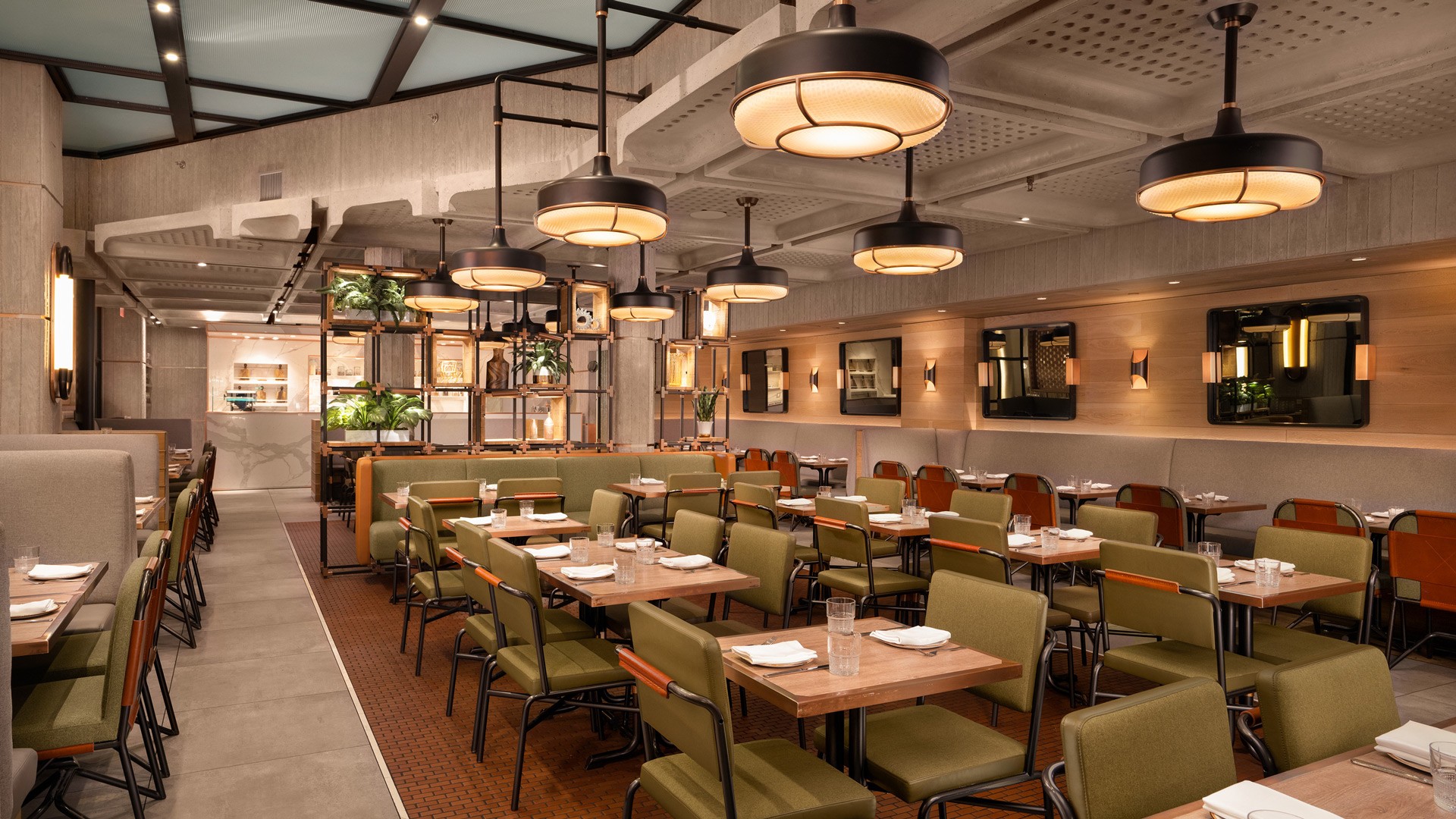 Matteo's Ristorante dining room