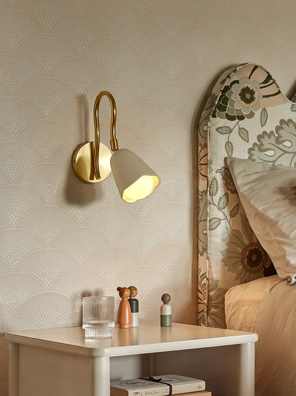 Fleur wall light – scalloped ceramic shade with brass detailing