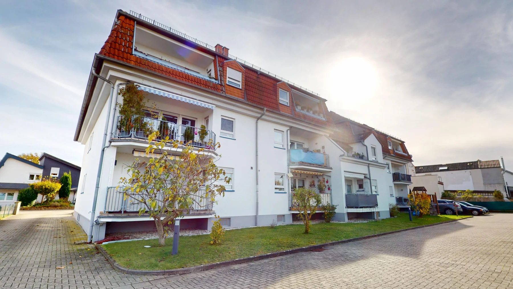 Gepflegtes 6-Parteienhaus