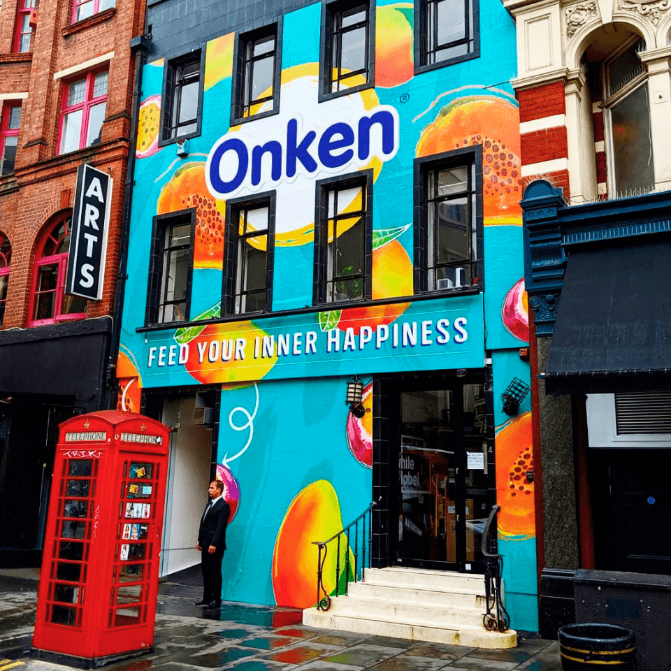 Onken UK Detail – Verpackungs-Closeup mit Frucht- und Logo-Detail