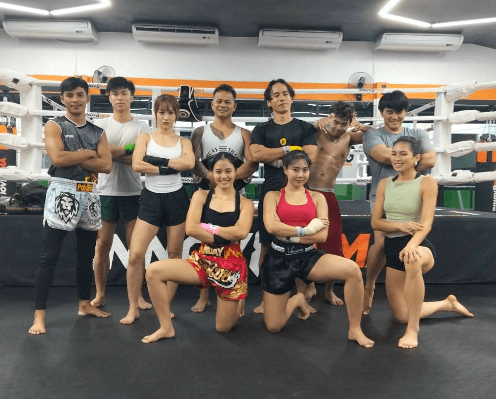 Group shot of Muay Thai fighters at INNOV8 MMA Gym