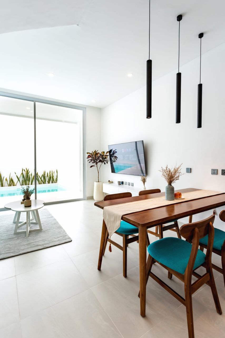 2-bedroom townhouse in Canggu (Batu Belig), located 700 meters from the ocean, featuring a private pool and terrace