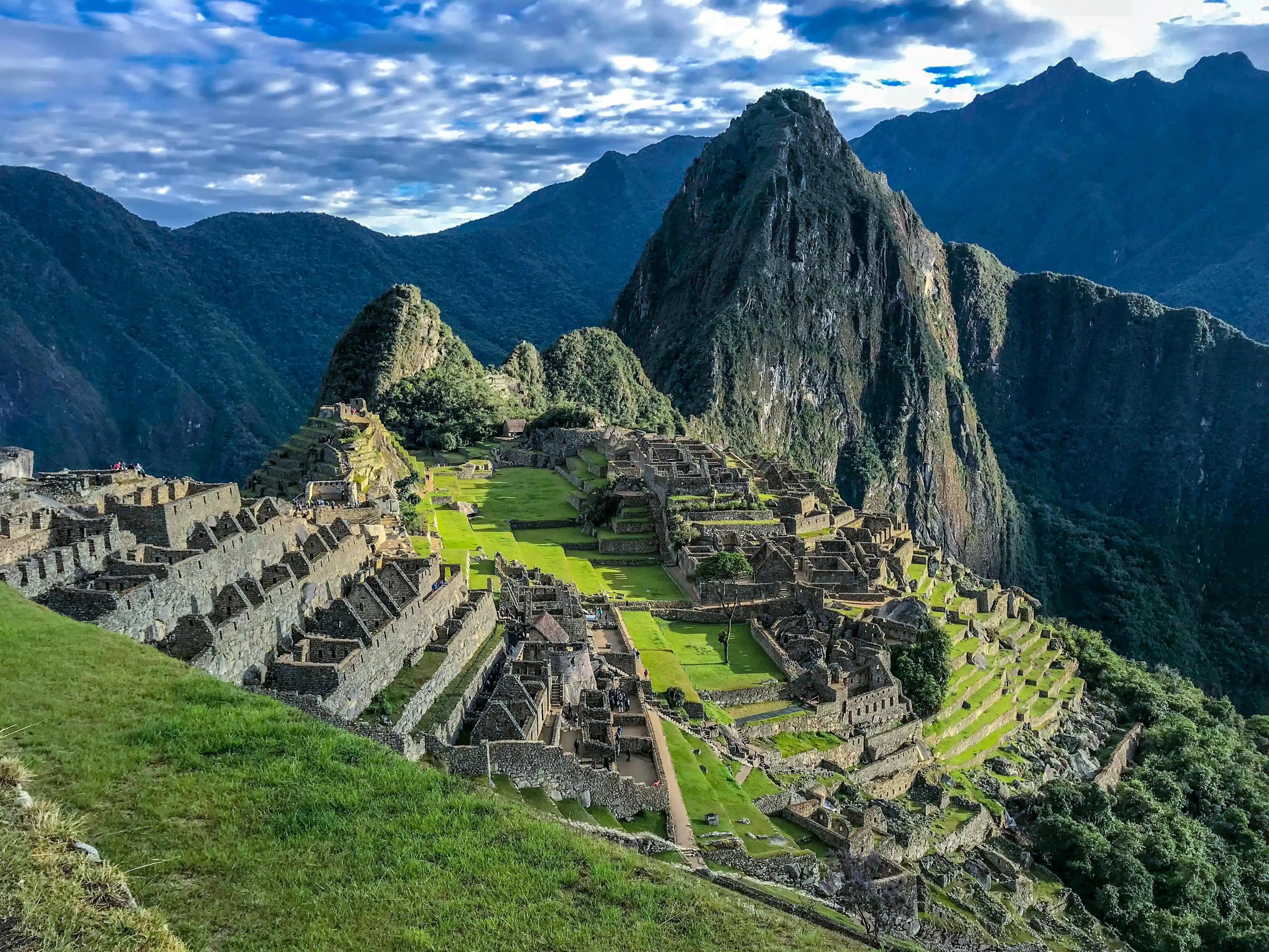 Peru'nun And Dağları'ndaki antik Machu Picchu kalıntıları