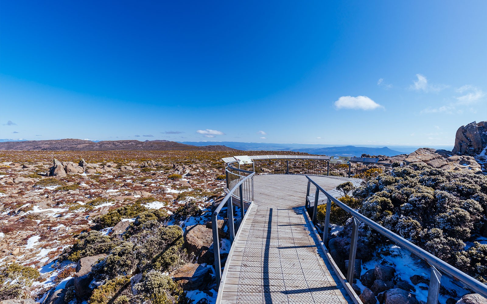 Kunanyi Mt Wellington viewing platform with scenic landscape in Tasmania.