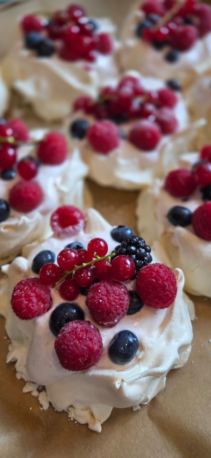 Frische hausgemachte Himbeertörtche