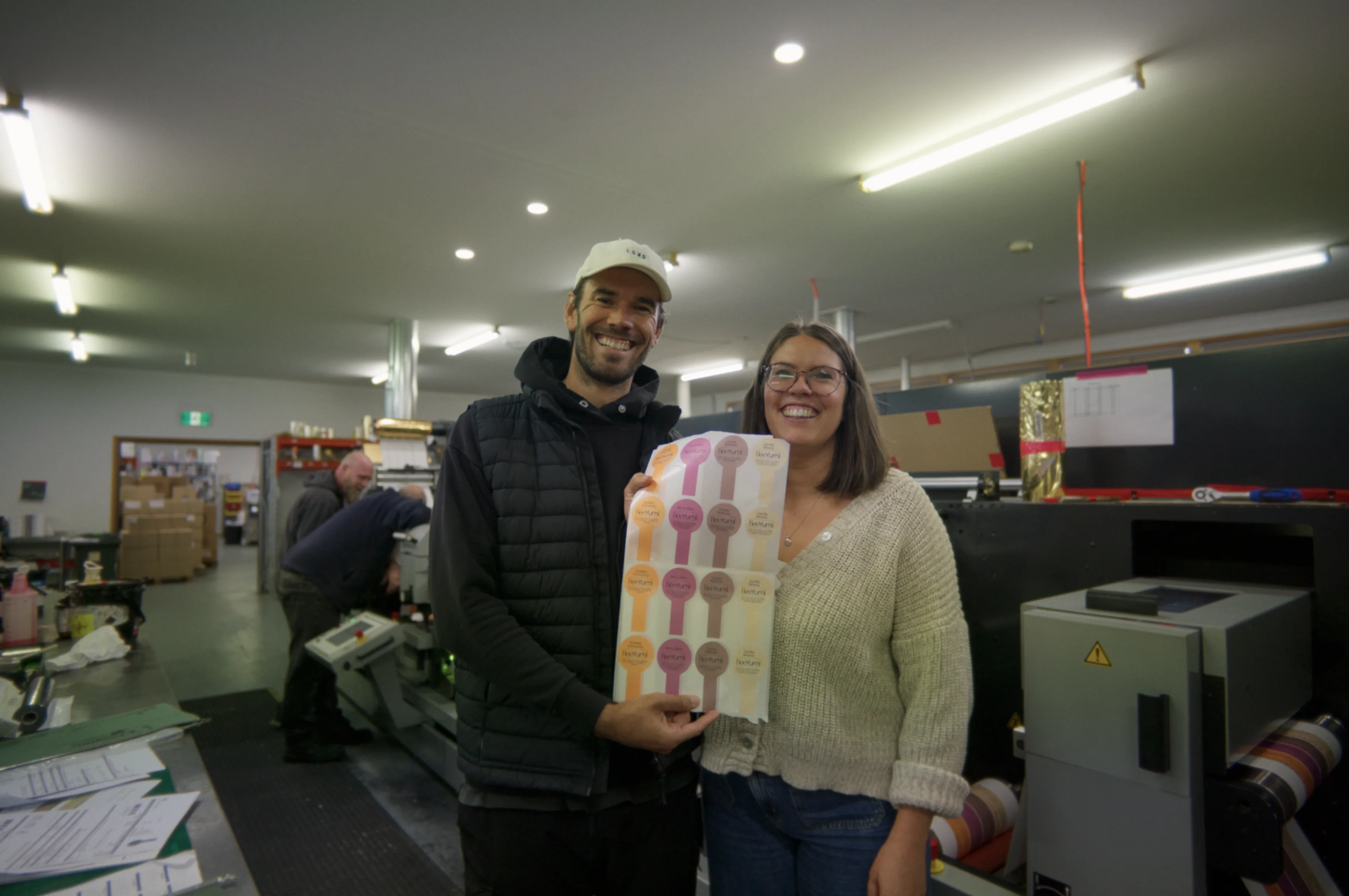 Pot with Gummy and a machine with Gummy