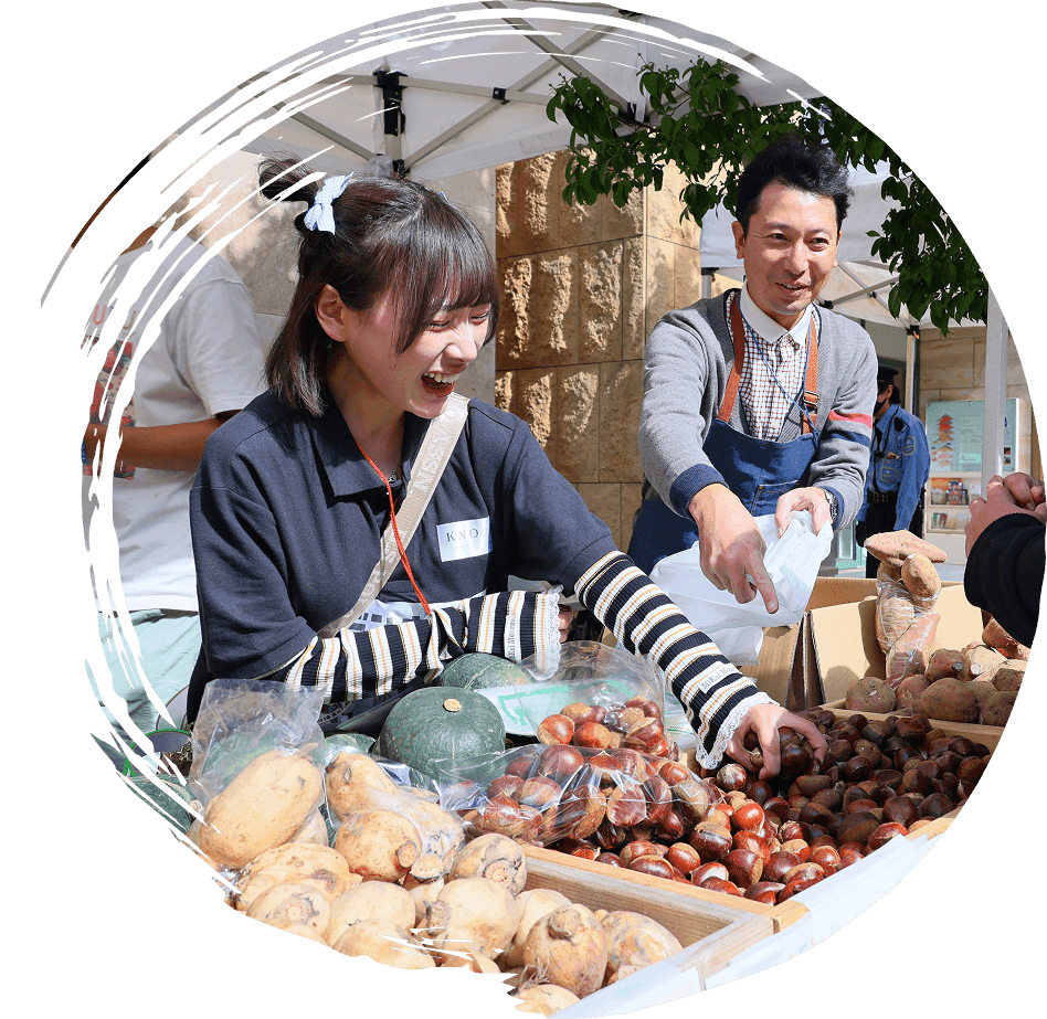 並ぶ大量の食器