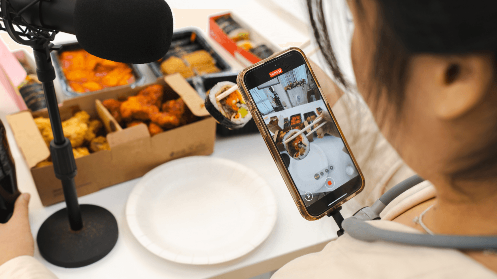 A Malaysian KOL creating content for an F&B business