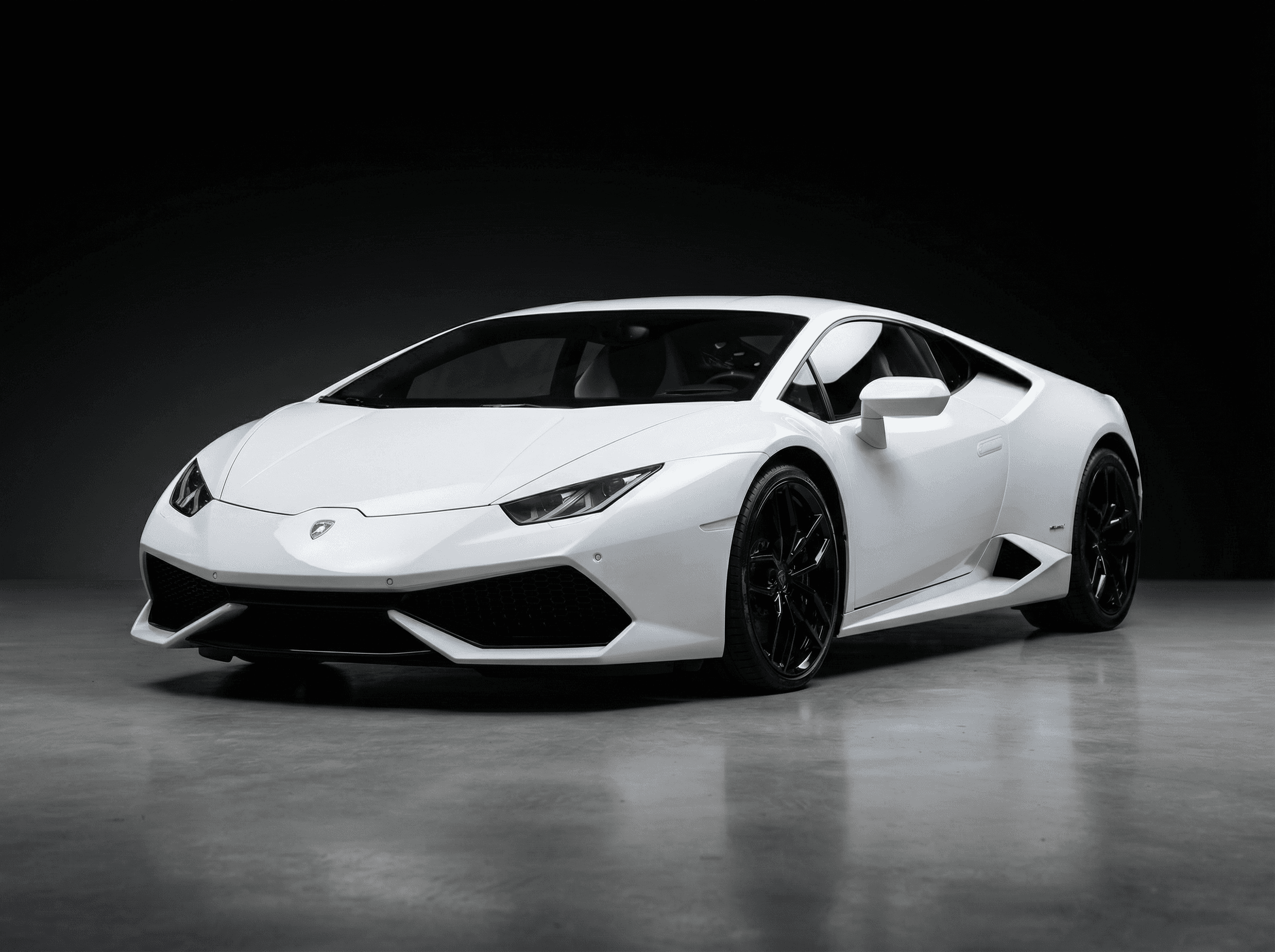 weisser Lamborghini voll mit Glanz